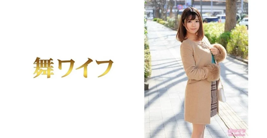 诱人的黑丝小少妇全程露脸跟小哥激情啪啪，亲着小嘴玩着奶子抠着骚穴，各种体位蹂躏爆草把骚逼干翻精彩刺激